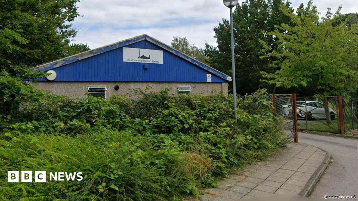 Council 'strongly condemns' divisive mosque posts
