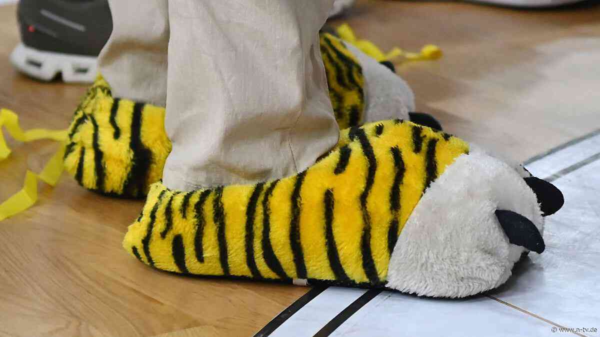 Agent in Tigerpuschen: "00-Laschet" muss die Welt retten