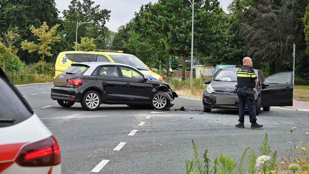 Twee vrouwen gewond bij botsing in Diessen, veel schade op kruising
