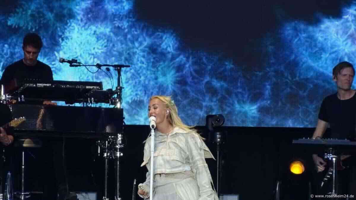 Die besten Bilder: Sarah Connor rockt das Sommerfestival in Rosenheim