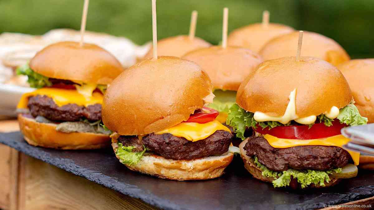 Homemade burgers are 'noticeably juicier' with 1 'unexpected' ingredient