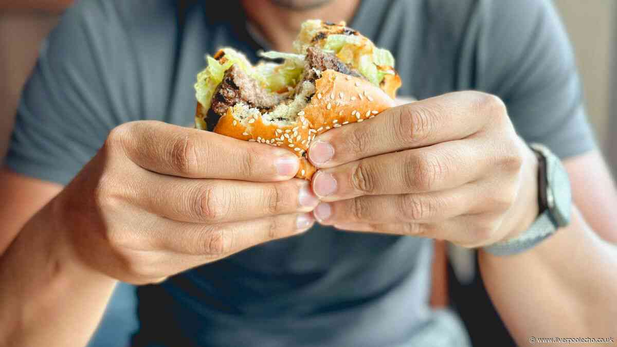 Burgers will be juicier and more delicious when you add 1 ingredient to them