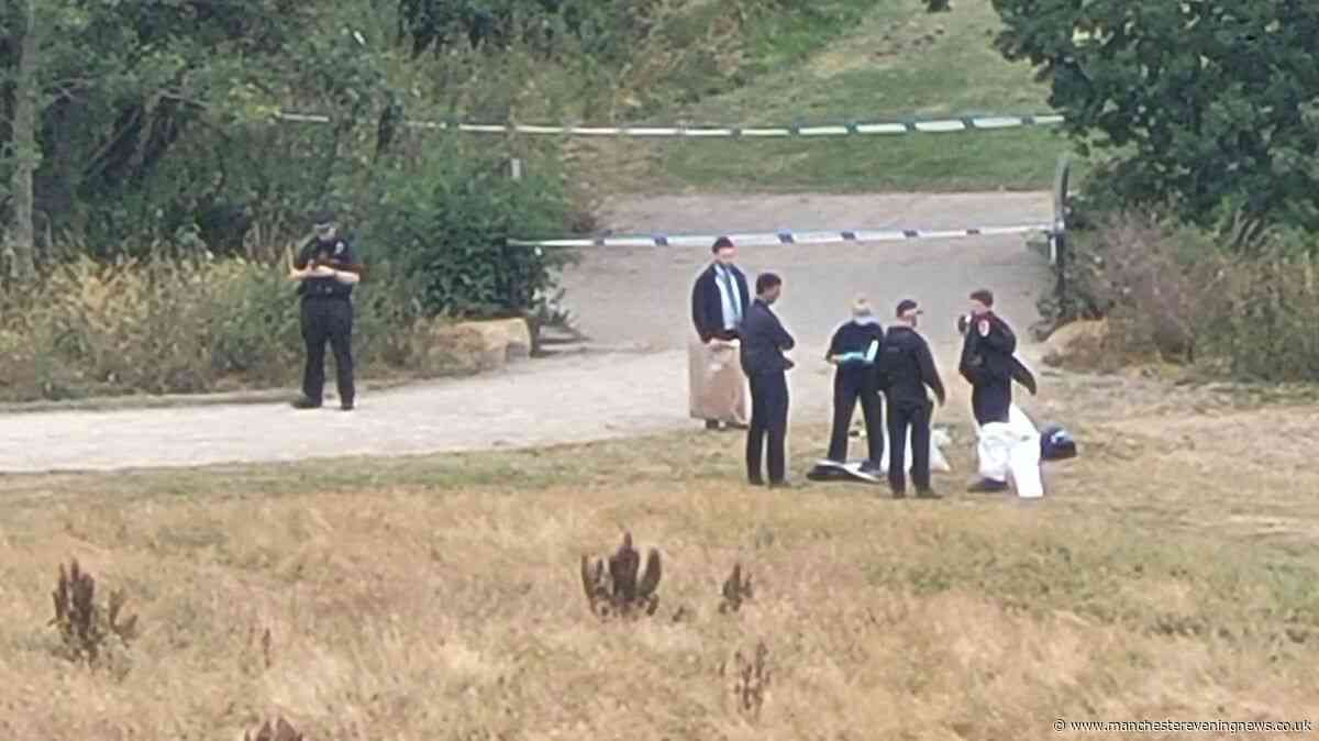CSI cops seen at Wythenshawe Park after litter picker finds 'suspected' gun