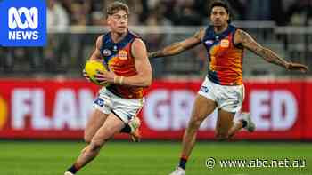 Live: Eagles threatening upset after Reid's bizarre injury scare, Pies lead Blues
