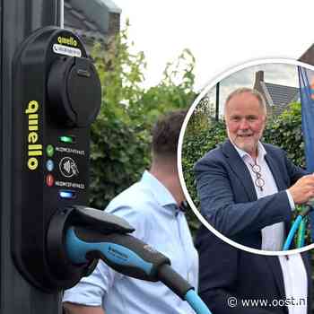 Deventer heeft nu lantaarnpalen waaraan je elektrische auto's kunt opladen