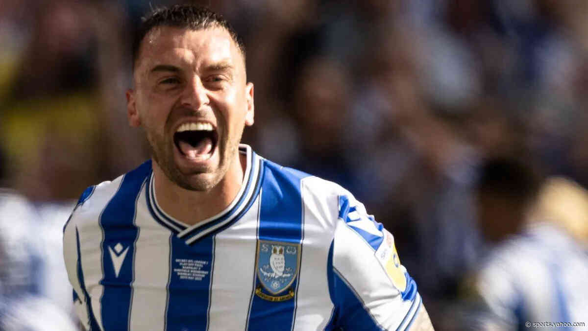 York sign veteran full-back Hunt