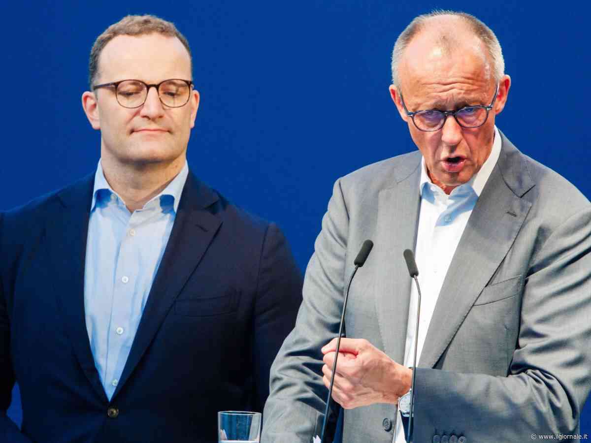 Germania, bufera sulla maternità surrogata: il capogruppo dei conservatori Spahn lascia dopo il pressing di Merz