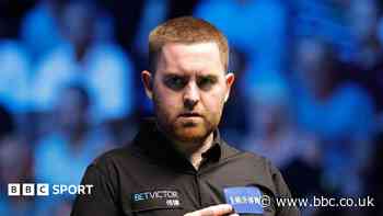 Jones beats Gilbert to win first professional title