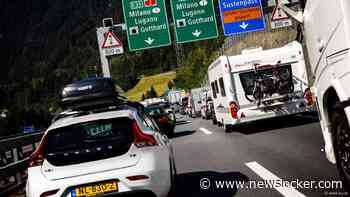Urenlange files in Europa, vakantiegangers staan drie uur stil voor Gotthardtunnel