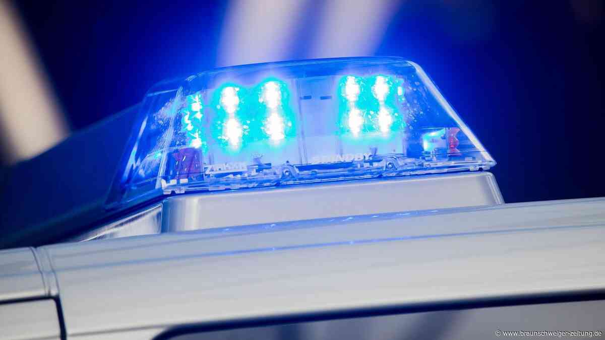 Wasser läuft aus Haustür – Polizei entdeckt Mann mit Haftbefehl in Salzgitter