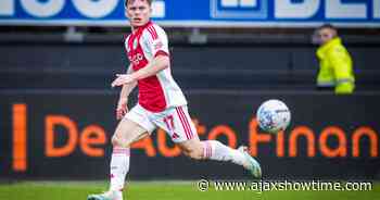 Ajax boekt nipte oefenzege op Olympiakos dankzij laat doelpunt van invaller Edvardsen