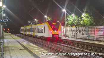 Bei 120 km/h aus Zug gestürzt: Bahn-Sicherheitsmann bangt nach Gerangel mit Fahrgast um sein Leben