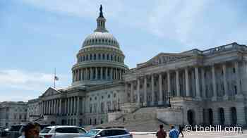 Democrats cling to slim House advantage in new poll