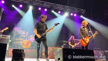 Watch: JASON NEWSTED Joins BLACKBERRY SMOKE For Cover Of BLACK SABBATH's 'Fairies Wear Boots' In Farmington, Pennsylvania