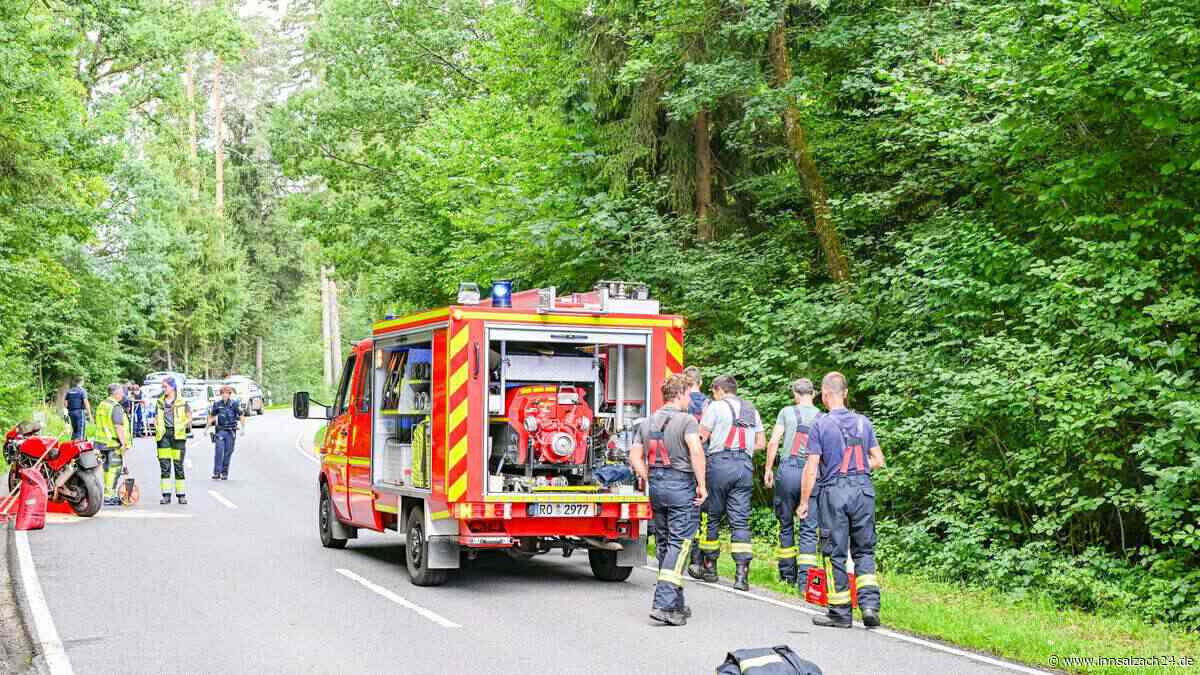 Tragischer Unfall bei Großkarolinenfeld: Junger Motorradfahrer stirbt auf RO29
