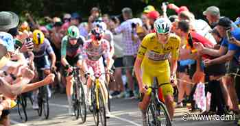 Tadej Pogacar deelt nieuwe tik uit na late aanval en wint ook zware Vogezenrit in Tour de France