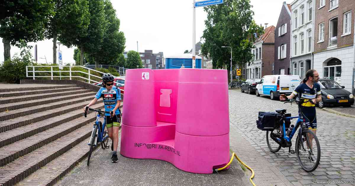 Plassen in de vrouwelijke tegenhanger van de plaskrul op de Vierdaagse: werkt dat een beetje?