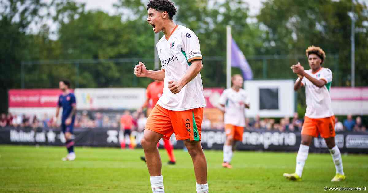 NEC laat in oefenduel weinig heel van club uit Saoedi-Arabië en dit valt op