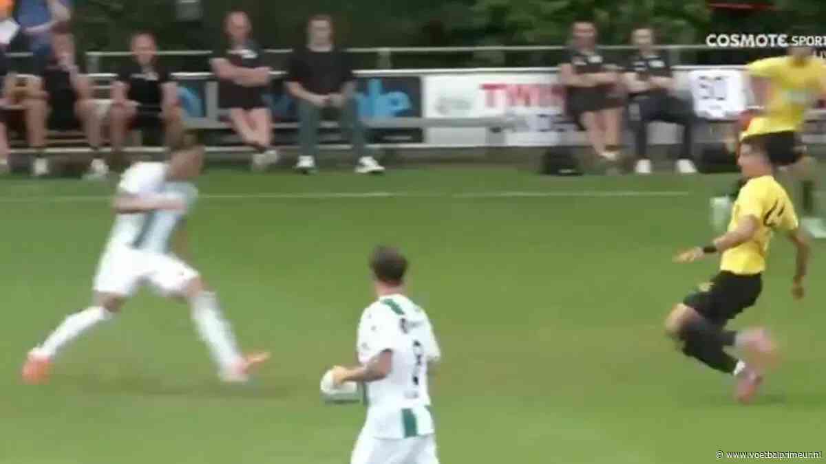 Bizarre tackle bij oefenduel FC Groningen, stadionspeaker maant spelers tot kalmte