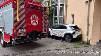 Autofahrer rammt geparkten Wagen in Wasserburg – Fluchtversuch endet wenig später