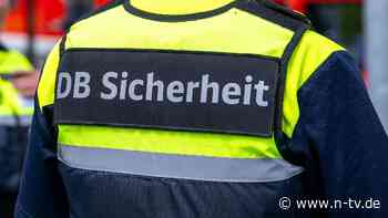 Sturz aus rasendem Zug folgte: Bahnmitarbeiter angegriffen? Keine U-Haft für Fahrgast