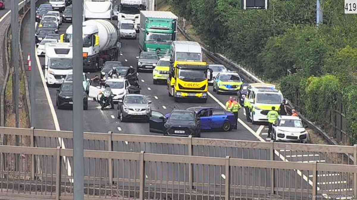 M4 crash live sees multiple vehicles strewn across motorway