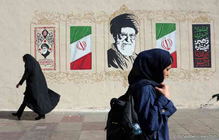 Líder supremo de Irán acusa a EE UU de violar memorando y amenaza con lecciones inolvidables