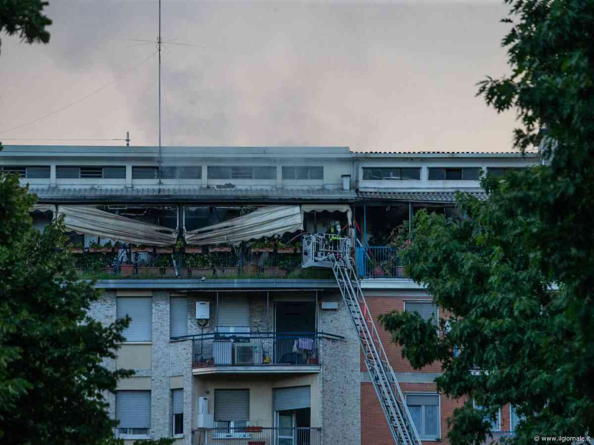 Incendio in uno stabile a Milano, morti una donna e un uomo