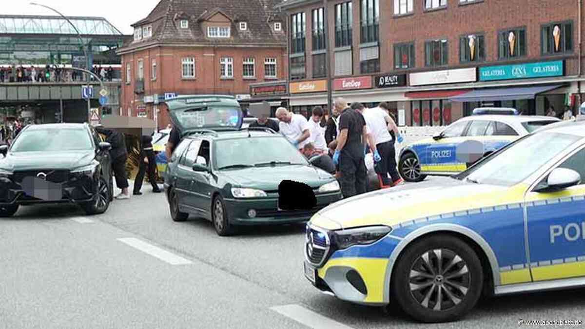 Autofahrer (60) stirbt auf viel befahrener Straße in Farmsen-Berne