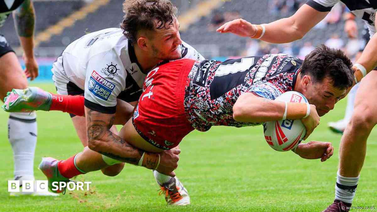 Leigh withstand Hull FC's second-half fightback