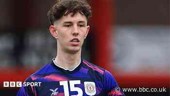 Crewe sign Newcastle midfielder White