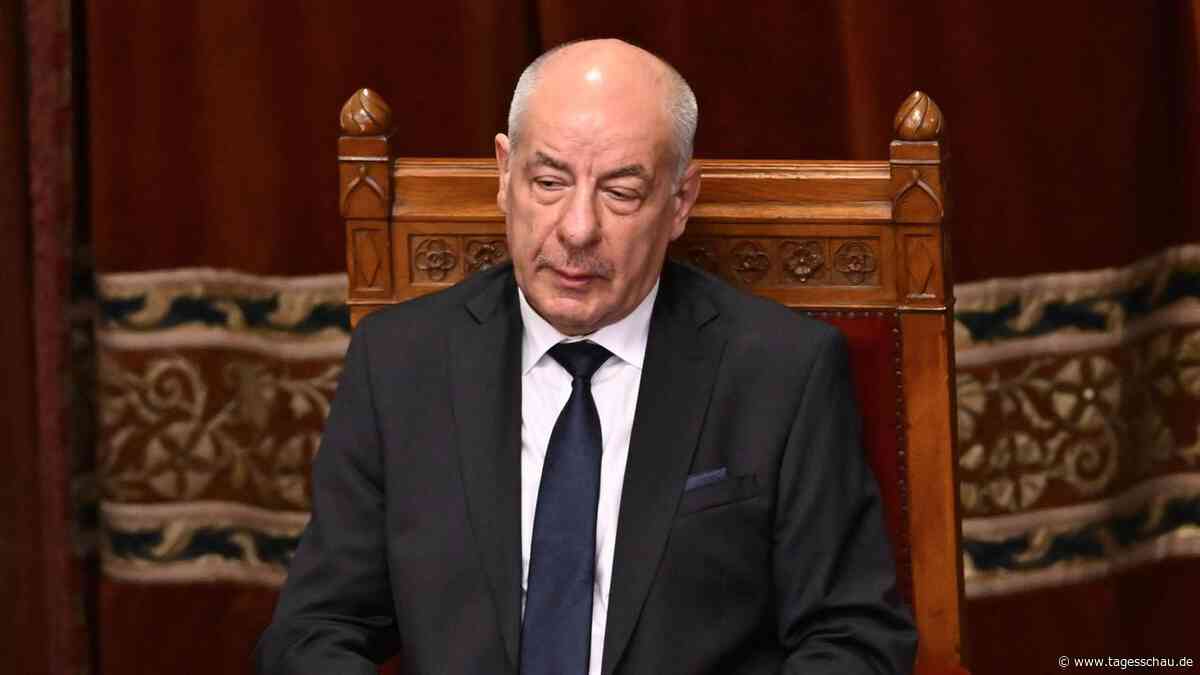 Ungarns Staatspräsident macht Weg zu eigener Absetzung frei