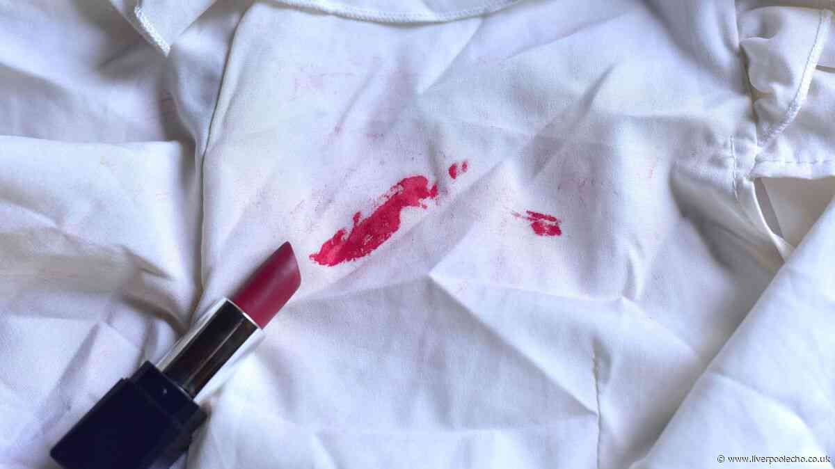 Remove tough stains from white clothes by covering with 1 simple bathroom item