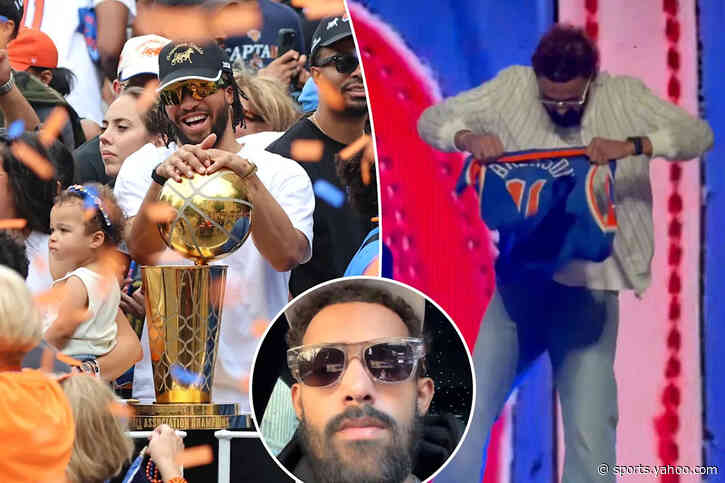 Trae Young proves he’s still a Knicks villain — with attempted  Jalen Brunson jersey rip, 2021 highlights and all