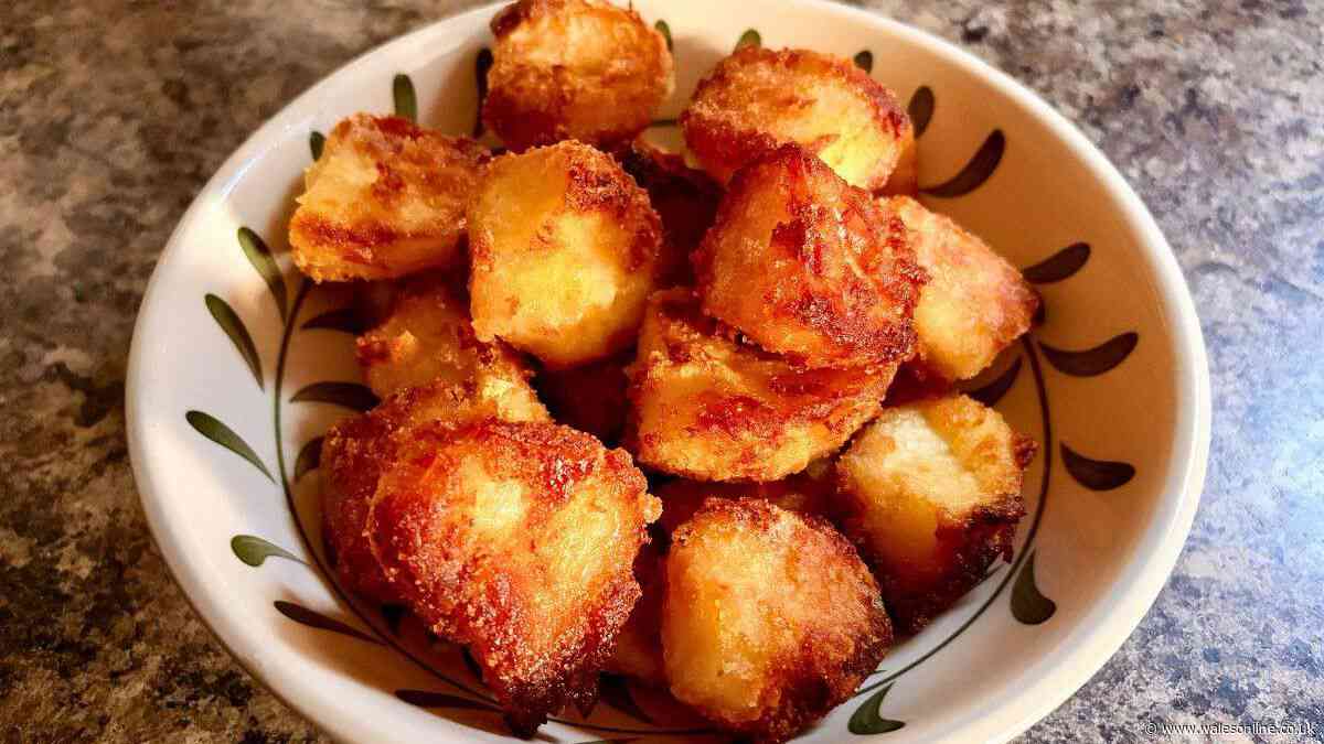 Roast potatoes will be crispier if you coat them in 1 simple ingredient before roasting