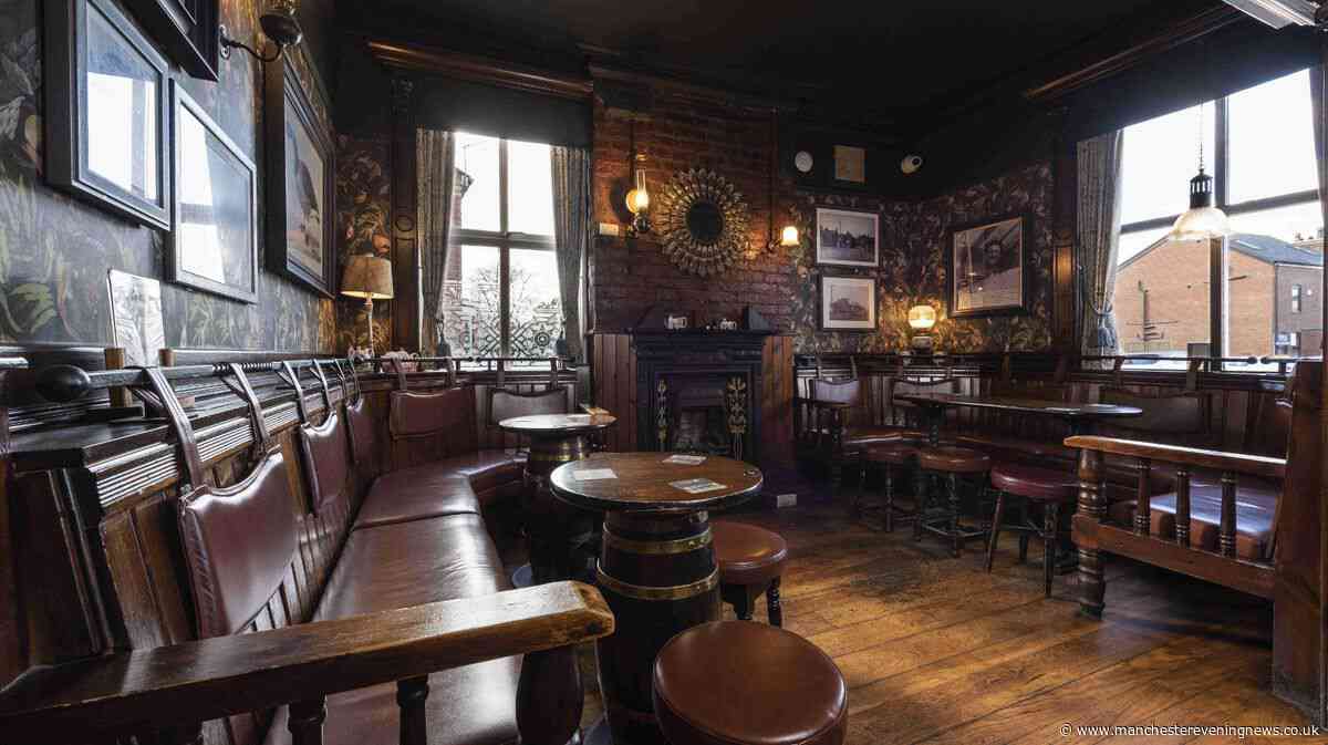 The 'Didsbury Dozen' pub that's loved by famous comedians
