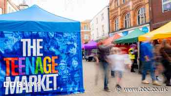 The teenagers turning to market trading