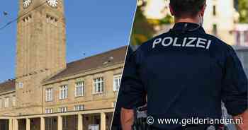 Nederlander (45) steekt zomaar twintiger neer op station Zwitserland en blijft hem achtervolgen