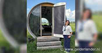 Op deze camping slaap je midden in de weilanden in een melkbus: ‘Wat is dit?’