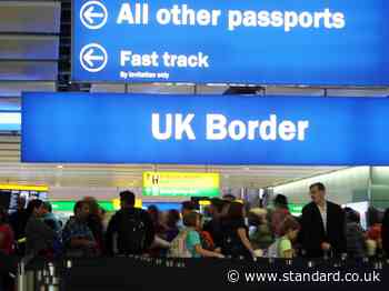 Waiting times at passport control 'being tripled by new EU border system'