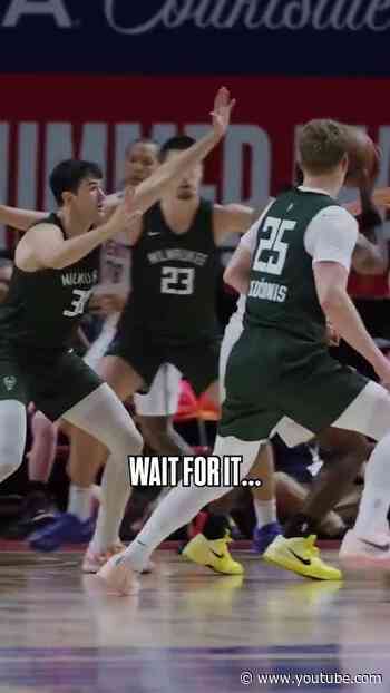 Till next time on “Ryan and his magic apple” 🤣🤝 #funny #basketball #health