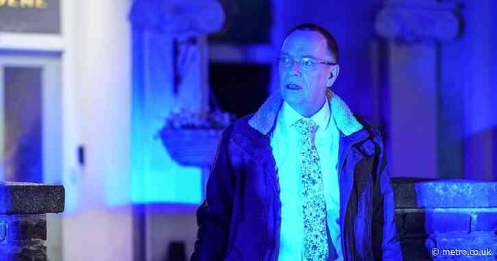 Ian prepares for the end as he says goodbye to Walford in EastEnders