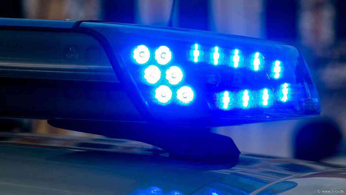 Kinder lebensgefährlich verletzt: Geisterfahrerin verursacht Frontalcrash auf A45 - zwei Tote