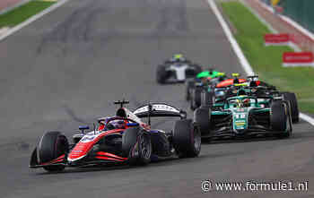 Trident-auto Laurens van Hoepen vliegt in brand na crash op Spa-Francorchamps