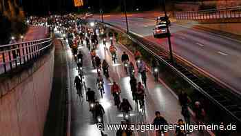 Augsburger Radlnacht: Fast 5000 Menschen radeln über die B 17