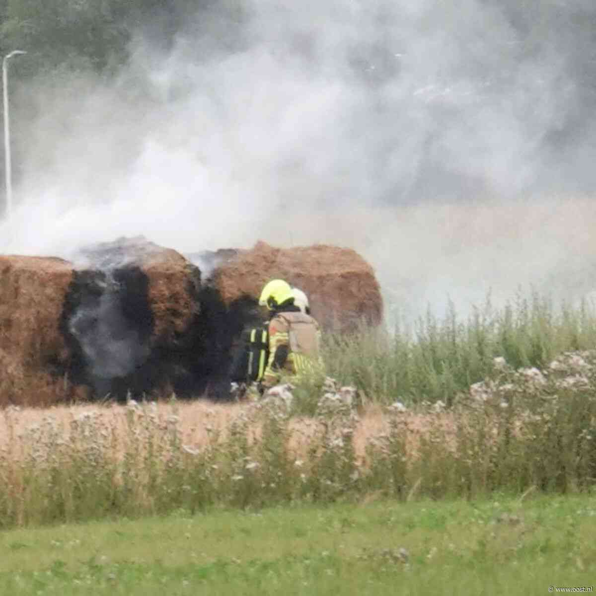112 Nieuws: Hooibalen in brand in Kloosterhaar | Kleine branden in Vroomshoop