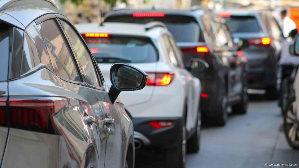 Revealed: How to beat a traffic jam, according to science - and why you should NEVER change lanes