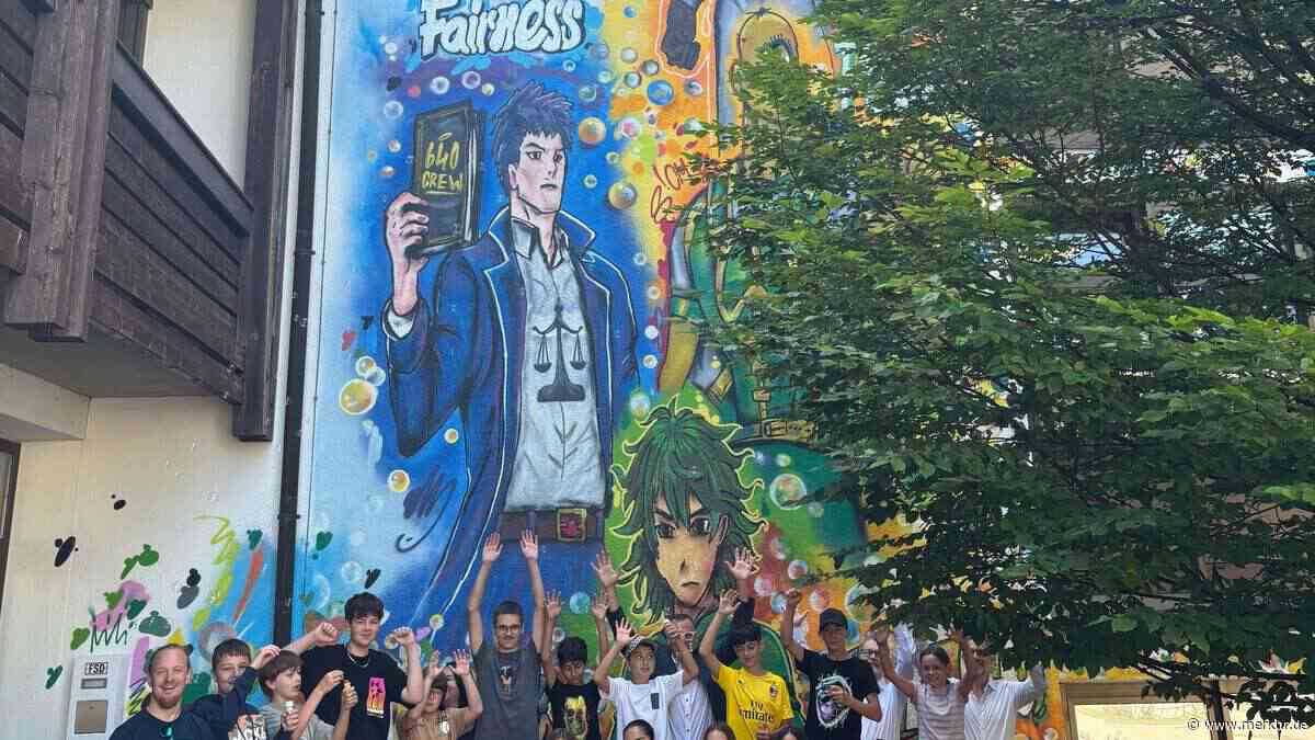 Graffiti-Künstler sprayen Superhelden an Schule in Oberbayern
