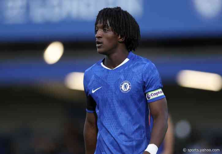 Report: Chelsea in talks over new deal for 18-year-old forward