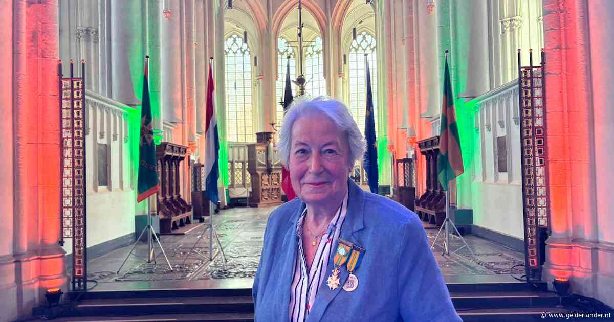 Na aanrijding kan Gien (86) niet meer meelopen, maar de Vierdaagsemis slaat ze nooit over: ‘Dit blijft mijn kindje’